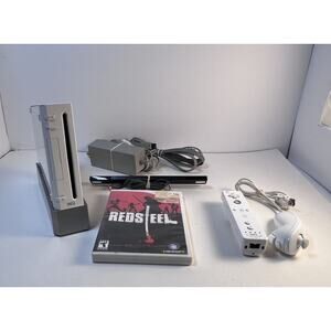 Nintendo Wii Console plus Controller, Cords & Game Bundle Clean Tested Working